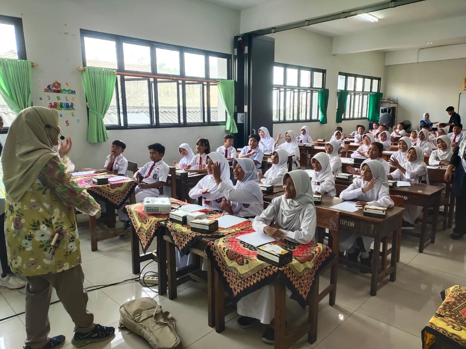 Roadshow Workshop Membaca Dan Literasi Perpustakaan Di SDN Utan Panjang 03